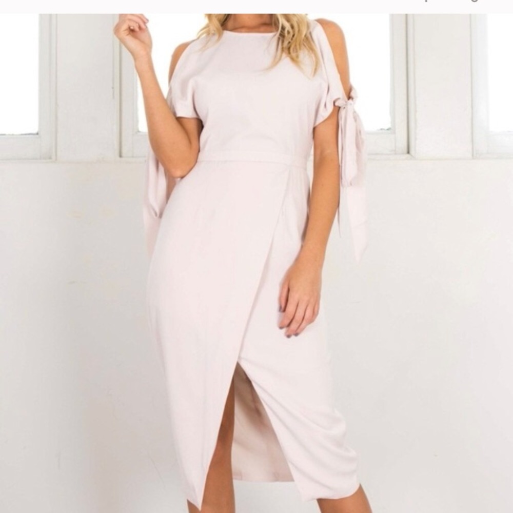 NWT Showpo Blush Triple Take Dress